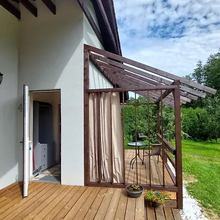 Ar Verandu Diviem Cilvekiem Guest house *