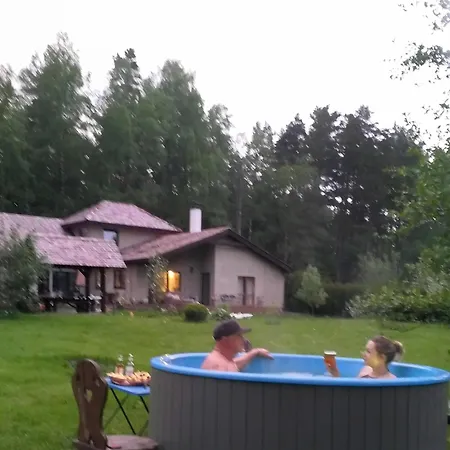 Ar Verandu Diviem Cilvekiem Guest house *